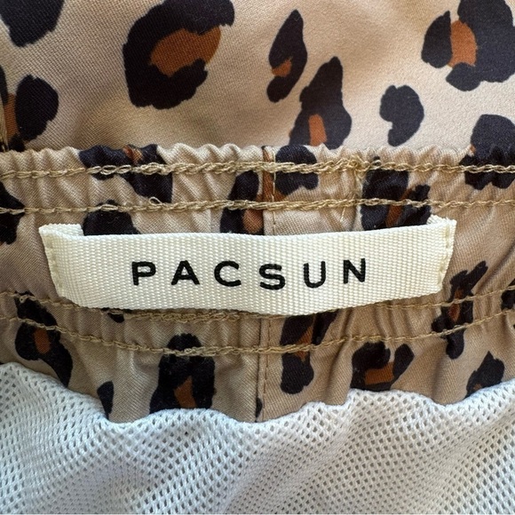 Pac Sun Unisex Swim Shorts, Pockets, Mesh Lining, Leopard Print, Size Large - Picture 3 of 9